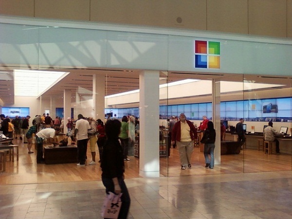 Microsoft mở 32 cửa hàng