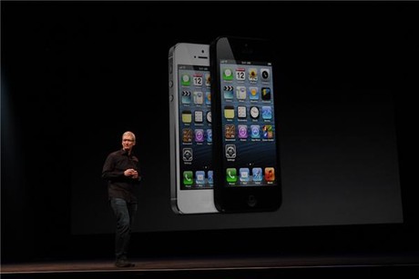 Tim Cook lên tiếng xin lỗi về Apple Maps