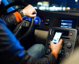 Bé gái đoạt giải 20.000 USD với ứng dụng lái xe an toàn
