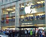 Khách hàng đầu tiên tại Úc sở hữu iPhone 5